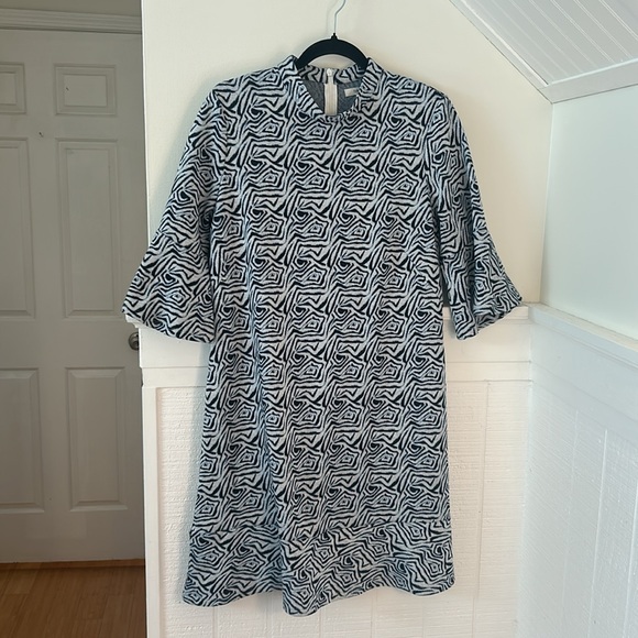Tyler Boe Blue Patterned 3/4 Ruffle Sleeve Dress size Women’s Medium - Picture 2 of 8